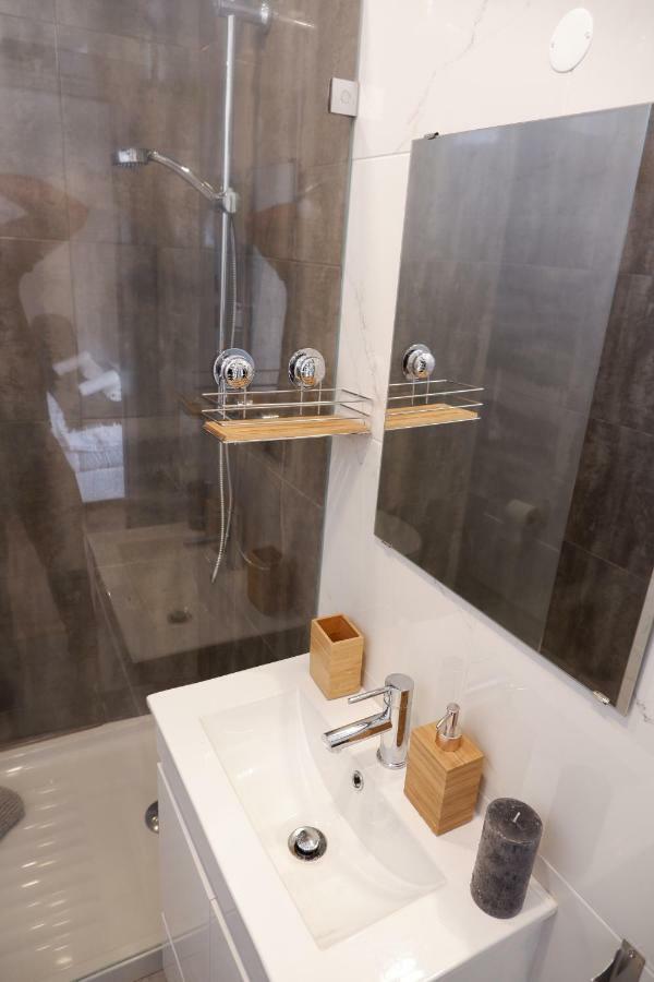 Homestay Vi Mar - *